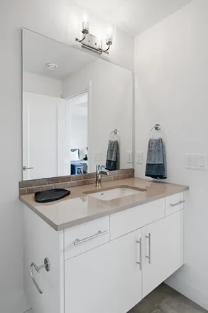 Lock-off flex room with separate entrance
